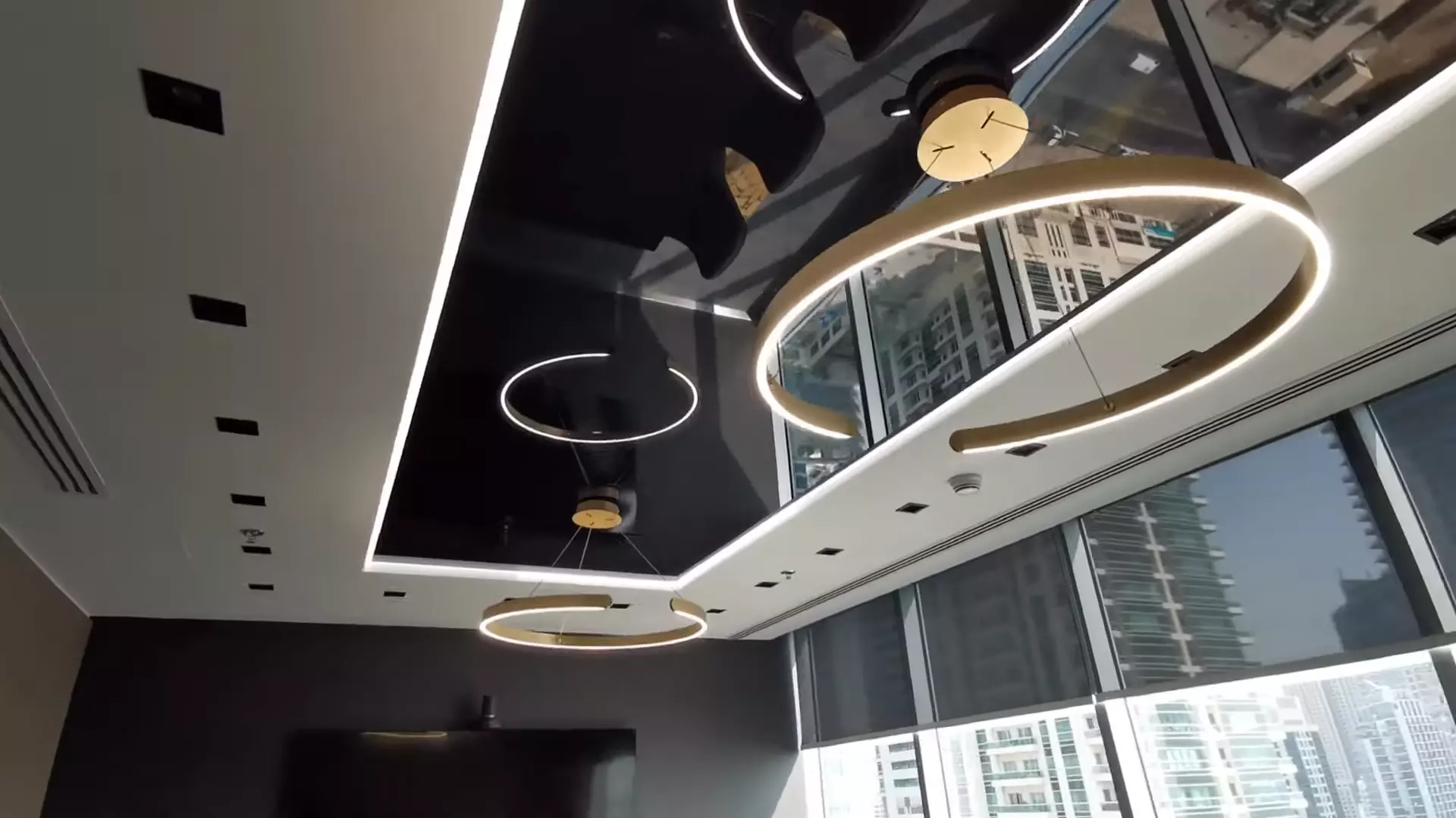 Двухуровневые натяжные потолки в зал, фото 2