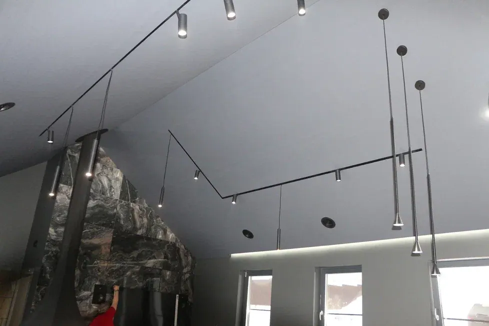 Темные потолки — Смоленск, улица Щорса, 1, фото 2